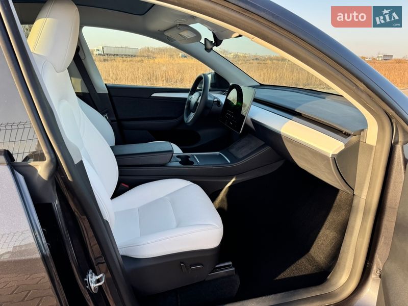 Внедорожник / Кроссовер Tesla Model Y 2024 в Ровно