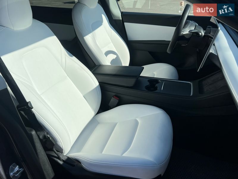 Внедорожник / Кроссовер Tesla Model Y 2022 в Киеве