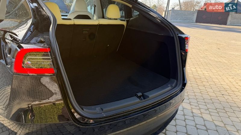 Позашляховик / Кросовер Tesla Model Y 2024 в Тернополі