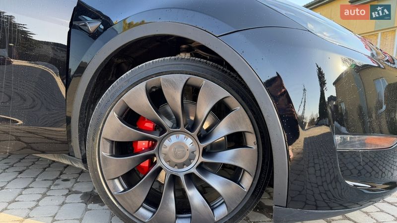 Позашляховик / Кросовер Tesla Model Y 2024 в Тернополі