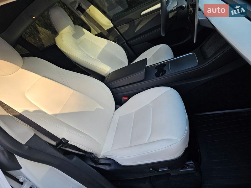 Внедорожник / Кроссовер Tesla Model Y 2023 в Днепре