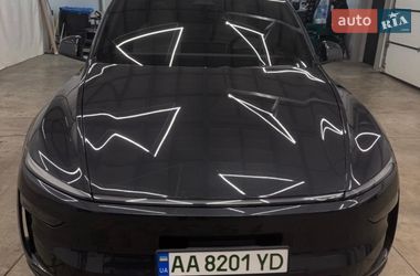 Позашляховик / Кросовер Tesla Model Y 2025 в Києві