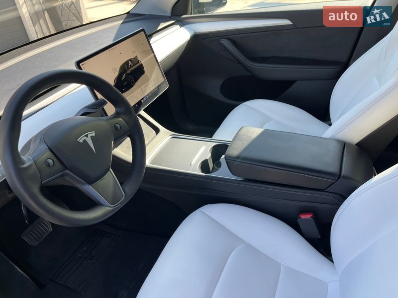 Внедорожник / Кроссовер Tesla Model Y 2022 в Киеве