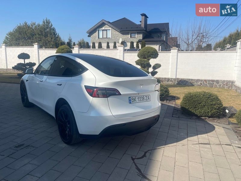 Внедорожник / Кроссовер Tesla Model Y 2022 в Ровно