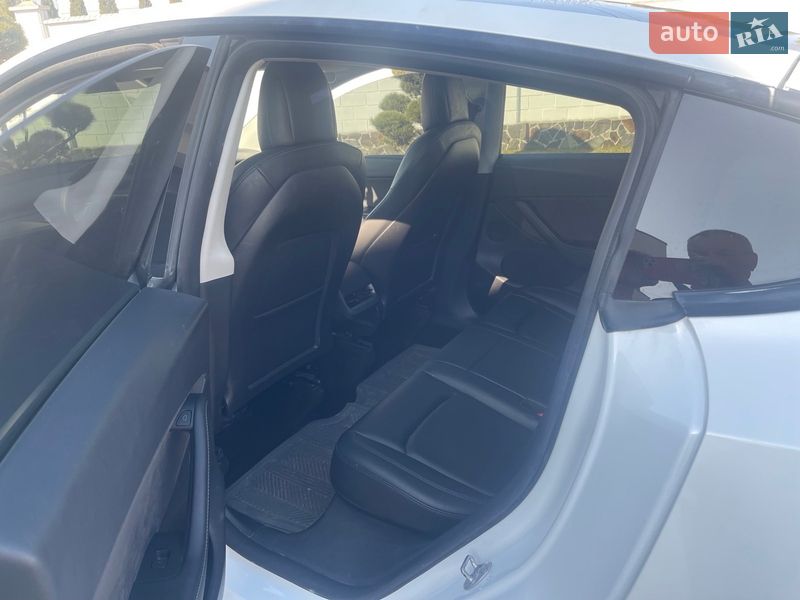 Внедорожник / Кроссовер Tesla Model Y 2022 в Ровно