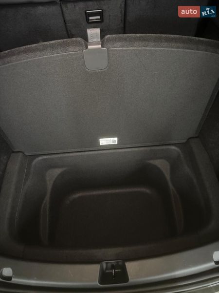 Внедорожник / Кроссовер Tesla Model Y 2024 в Киеве