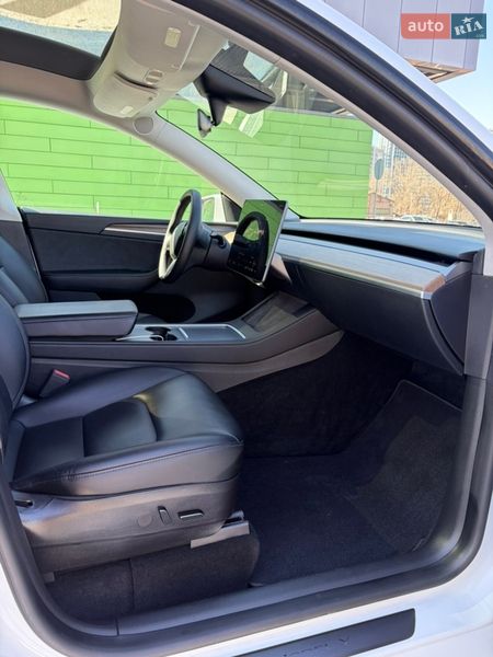 Внедорожник / Кроссовер Tesla Model Y 2022 в Киеве фото 10 Внедорожник / Кроссовер Tesla Model Y 2022 в Киеве