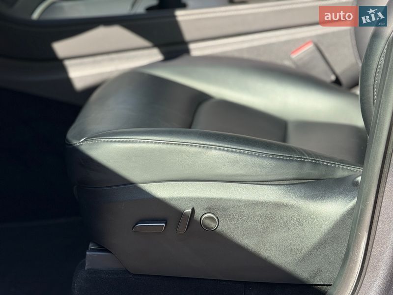 Внедорожник / Кроссовер Tesla Model Y 2023 в Тернополе