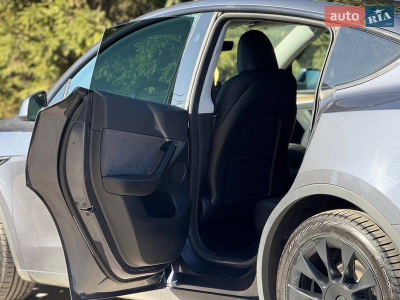 Внедорожник / Кроссовер Tesla Model Y 2023 в Тернополе