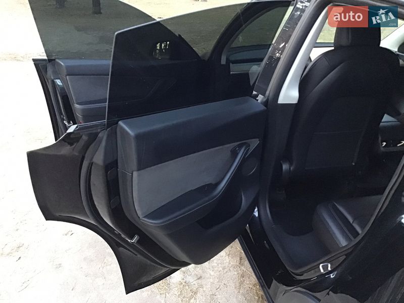 Внедорожник / Кроссовер Tesla Model Y 2022 в Чернигове