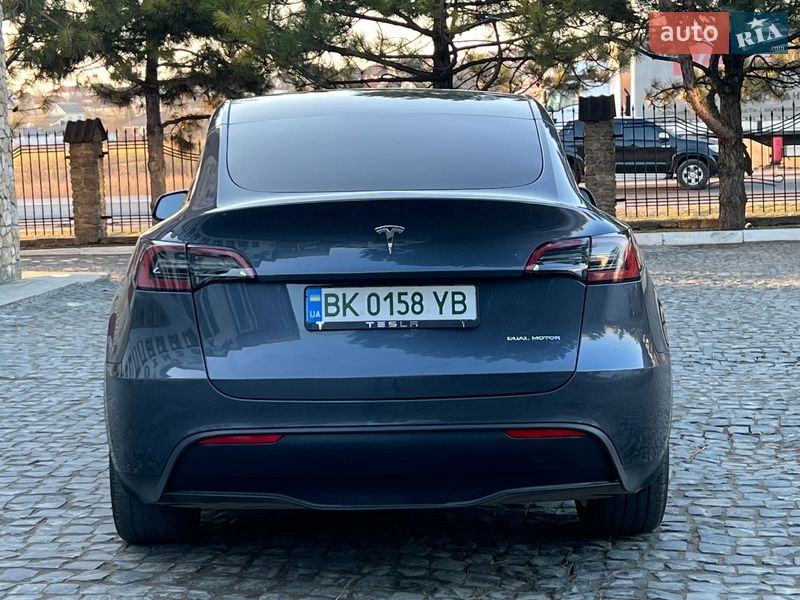 Внедорожник / Кроссовер Tesla Model Y 2023 в Ровно