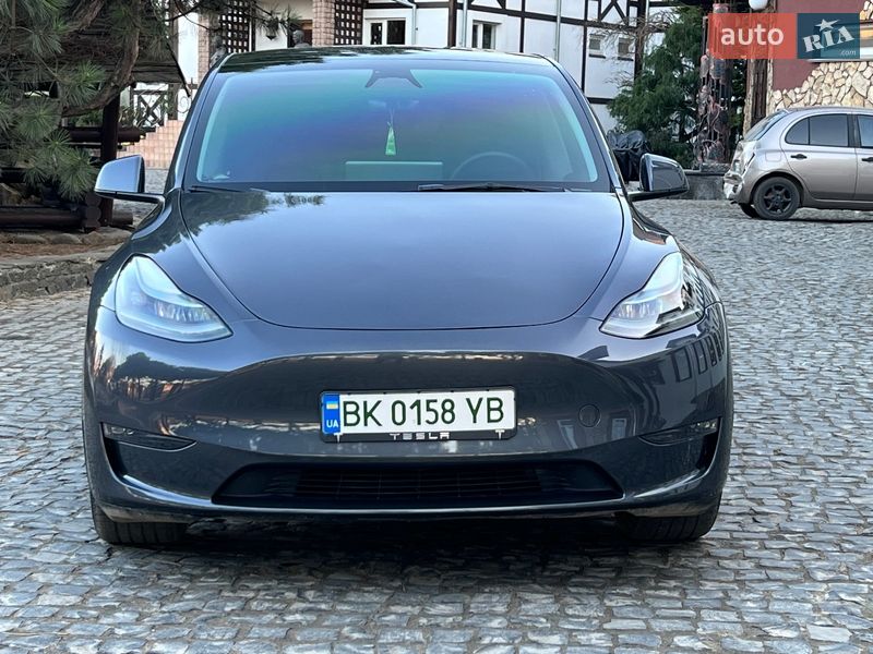 Внедорожник / Кроссовер Tesla Model Y 2023 в Ровно
