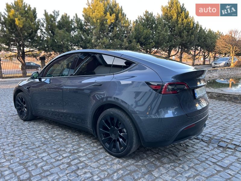 Внедорожник / Кроссовер Tesla Model Y 2023 в Ровно