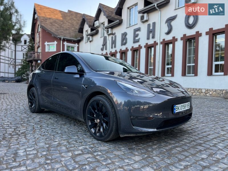 Внедорожник / Кроссовер Tesla Model Y 2023 в Ровно