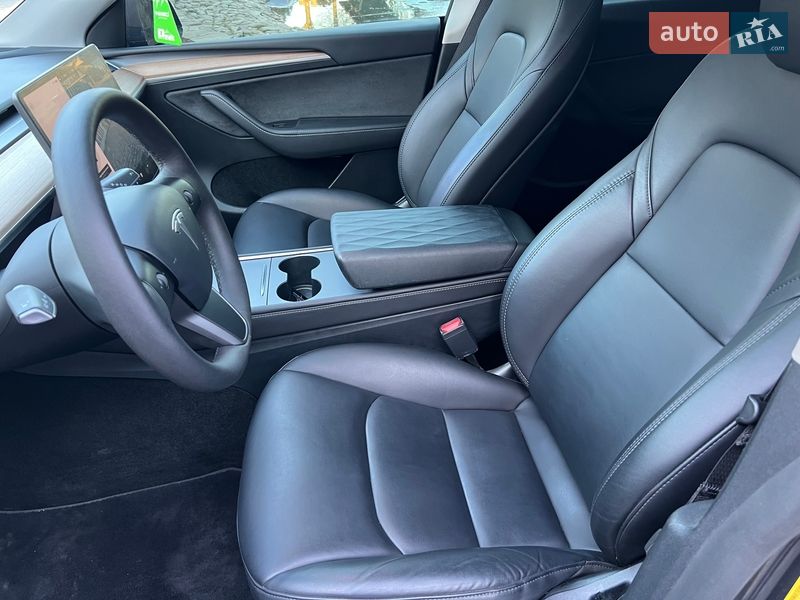 Внедорожник / Кроссовер Tesla Model Y 2023 в Ровно