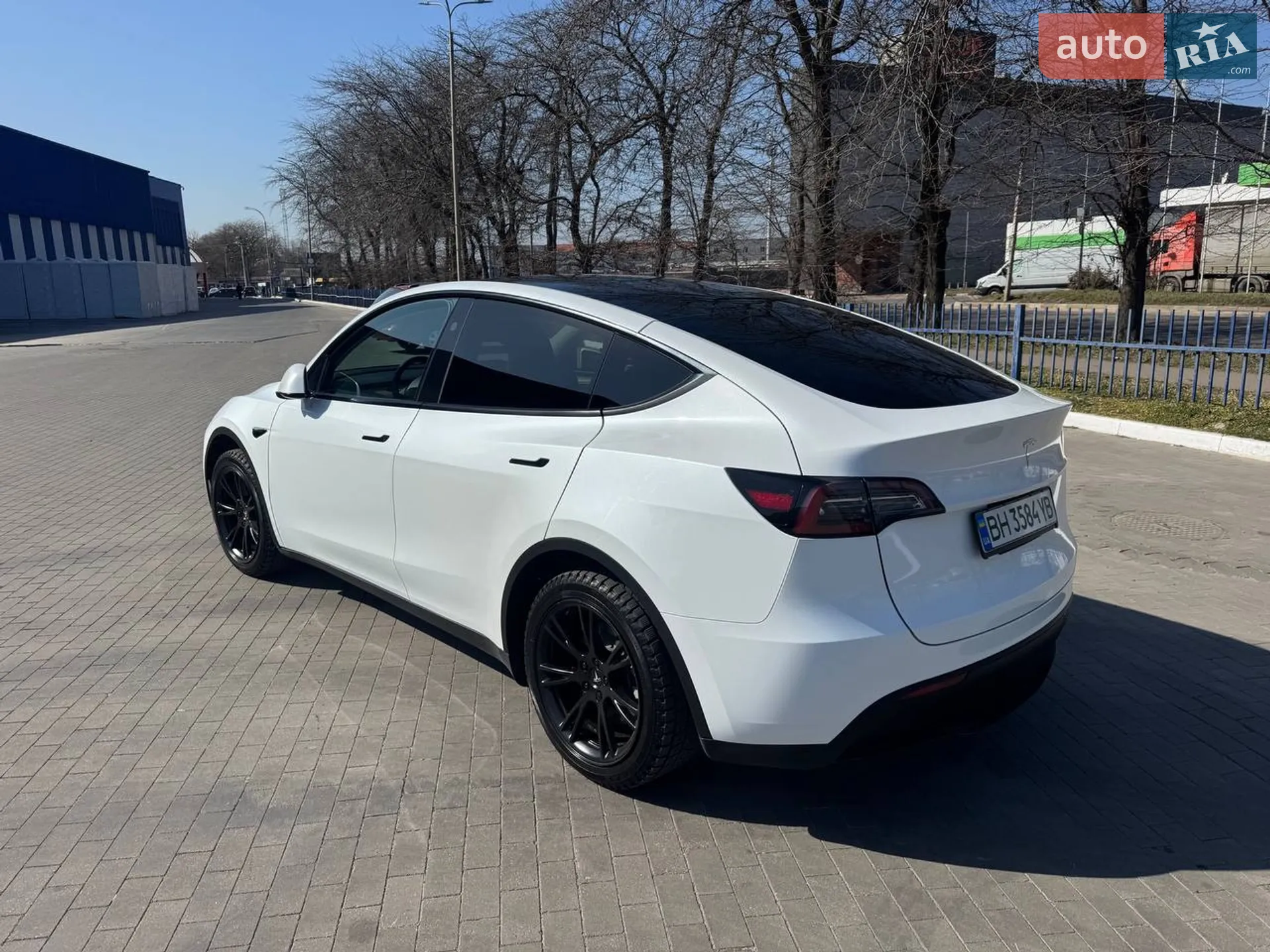 2023 Tesla Model Y - мініатюра 2