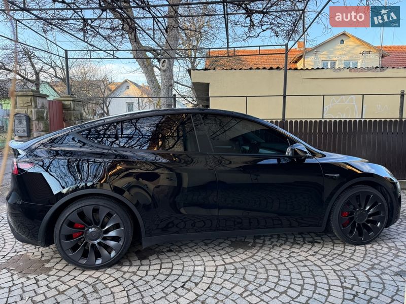 Внедорожник / Кроссовер Tesla Model Y 2024 в Дрогобыче