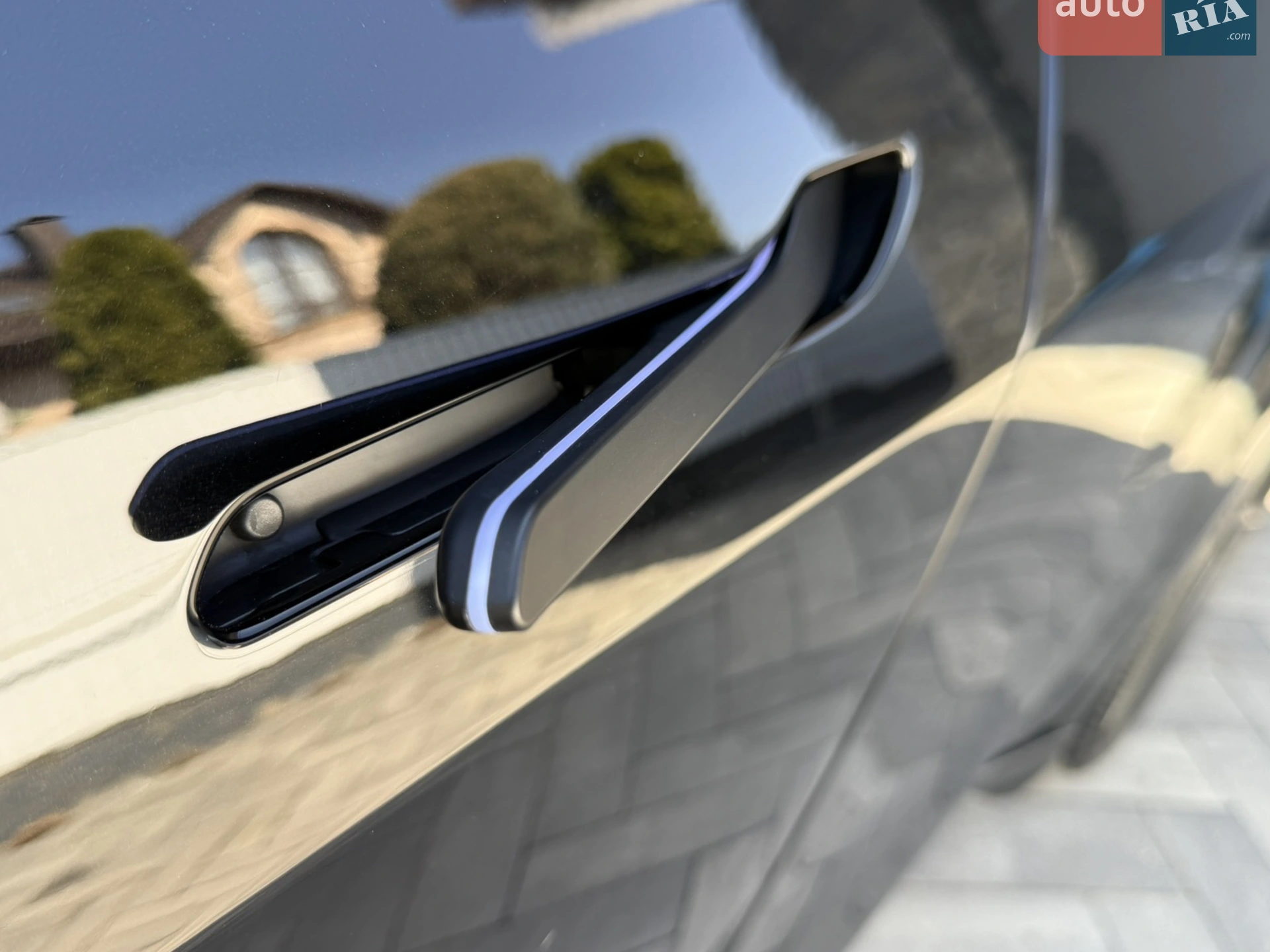 2025 Tesla Model Y - мініатюра 10