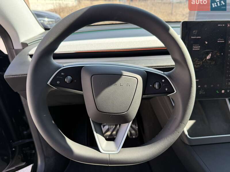 Позашляховик / Кросовер Tesla Model Y 2025 в Хмельницькому