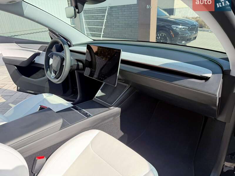 Позашляховик / Кросовер Tesla Model Y 2025 в Хмельницькому