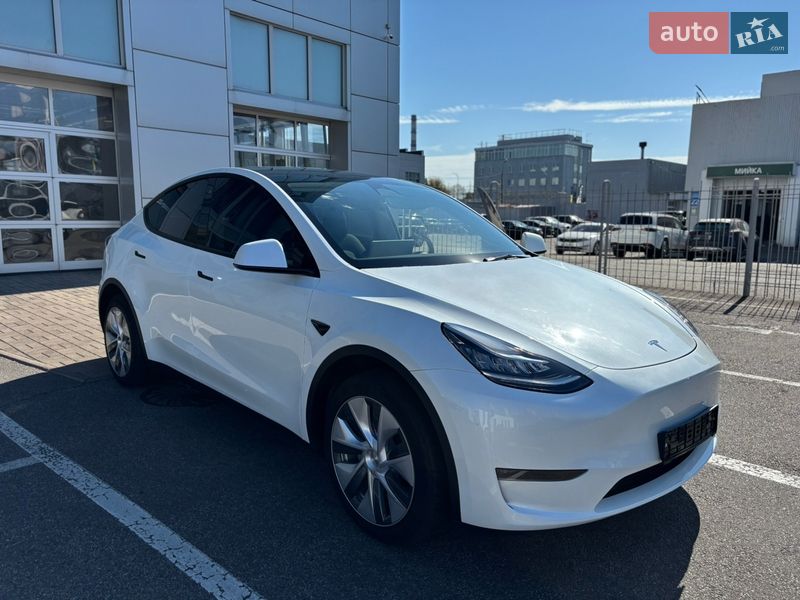 Внедорожник / Кроссовер Tesla Model Y 2023 в Киеве