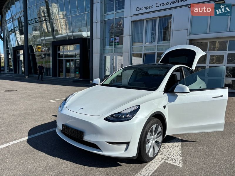 Внедорожник / Кроссовер Tesla Model Y 2023 в Киеве