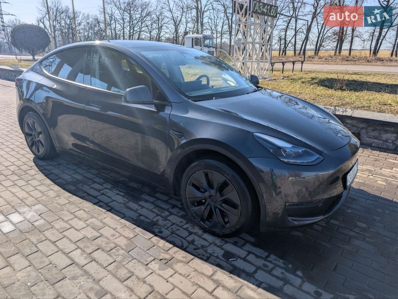 Позашляховик / Кросовер Tesla Model Y 2024 в Смілі