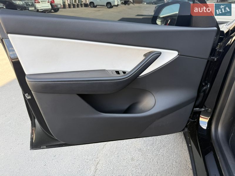 Позашляховик / Кросовер Tesla Model Y 2021 в Одесі