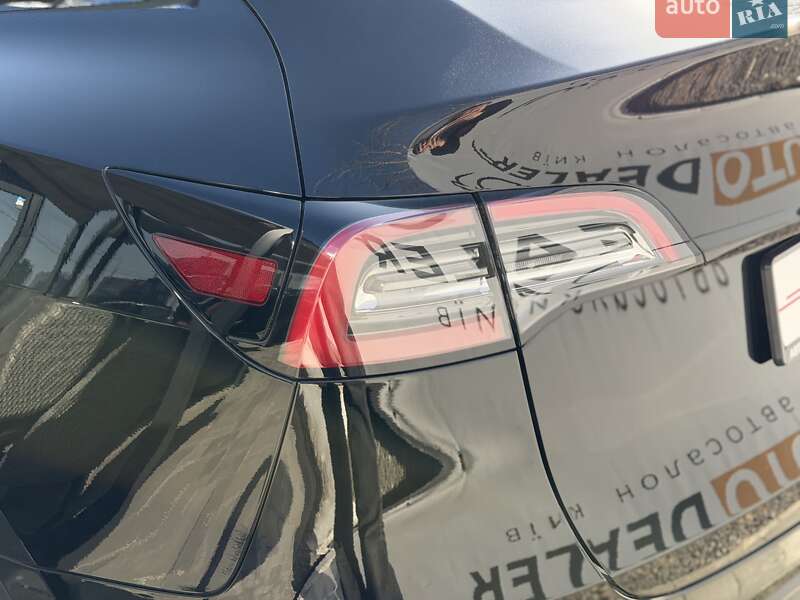 Позашляховик / Кросовер Tesla Model Y 2024 в Києві