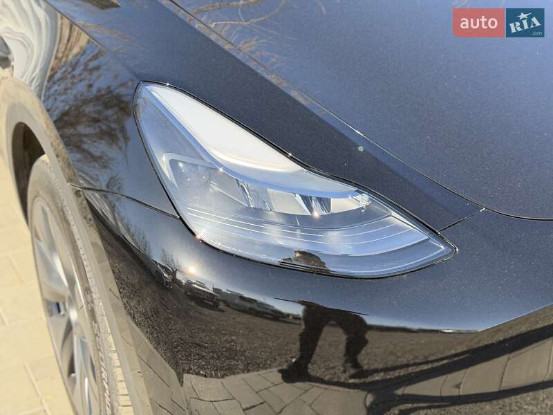 Позашляховик / Кросовер Tesla Model Y 2024 в Києві