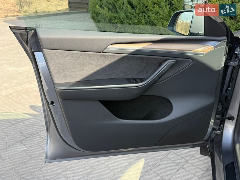 Позашляховик / Кросовер Tesla Model Y 2023 в Стрию фото 58 Позашляховик / Кросовер Tesla Model Y 2023 в Стрию