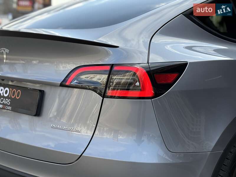 Внедорожник / Кроссовер Tesla Model Y 2023 в Киеве