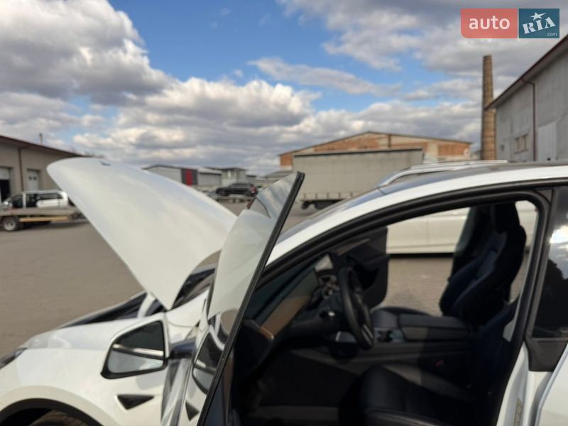 Внедорожник / Кроссовер Tesla Model Y 2022 в Луцке