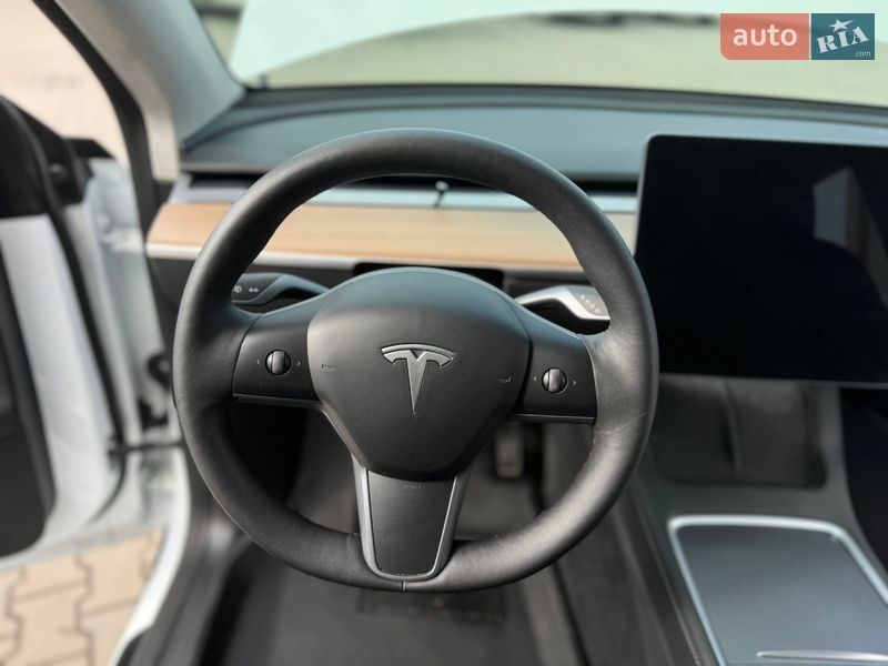 Внедорожник / Кроссовер Tesla Model Y 2022 в Луцке