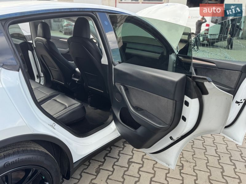 Внедорожник / Кроссовер Tesla Model Y 2022 в Луцке