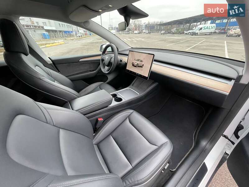 Позашляховик / Кросовер Tesla Model Y 2023 в Києві фото 19 Позашляховик / Кросовер Tesla Model Y 2023 в Києві