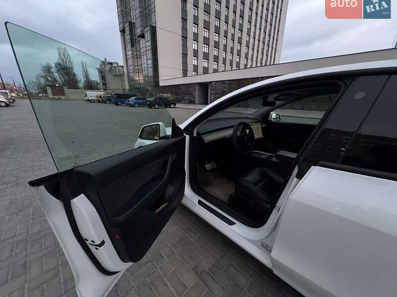 Внедорожник / Кроссовер Tesla Model Y 2021 в Днепре