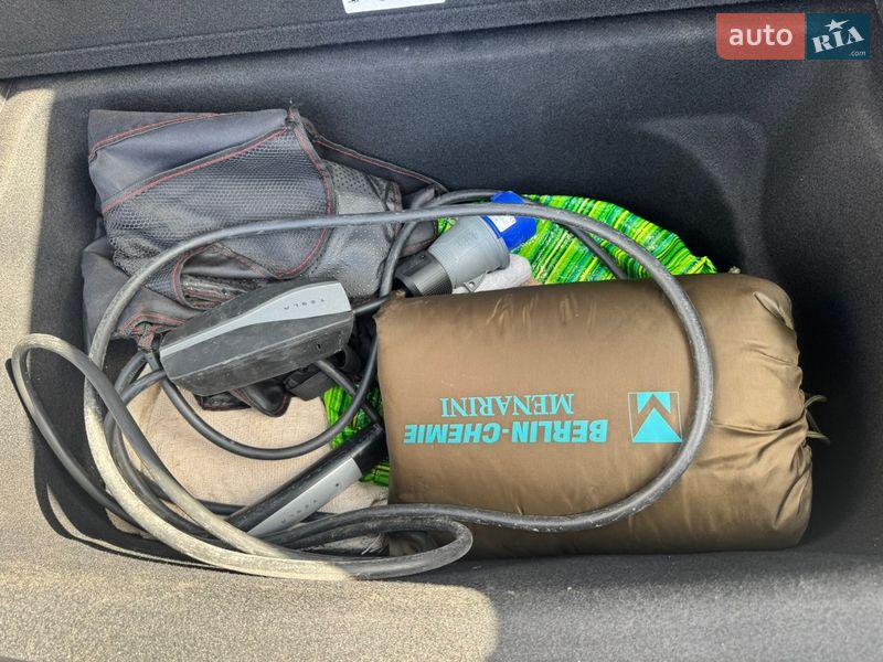 Внедорожник / Кроссовер Tesla Model Y 2023 в Стрые