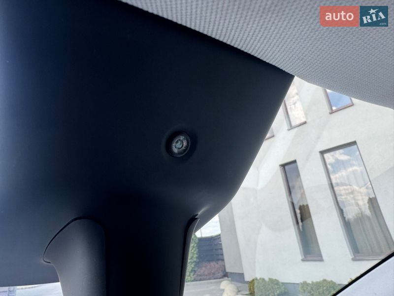 Внедорожник / Кроссовер Tesla Model Y 2023 в Стрые