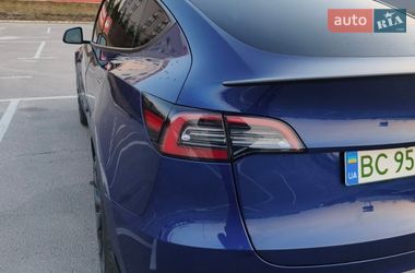 Внедорожник / Кроссовер Tesla Model Y 2021 в Львове
