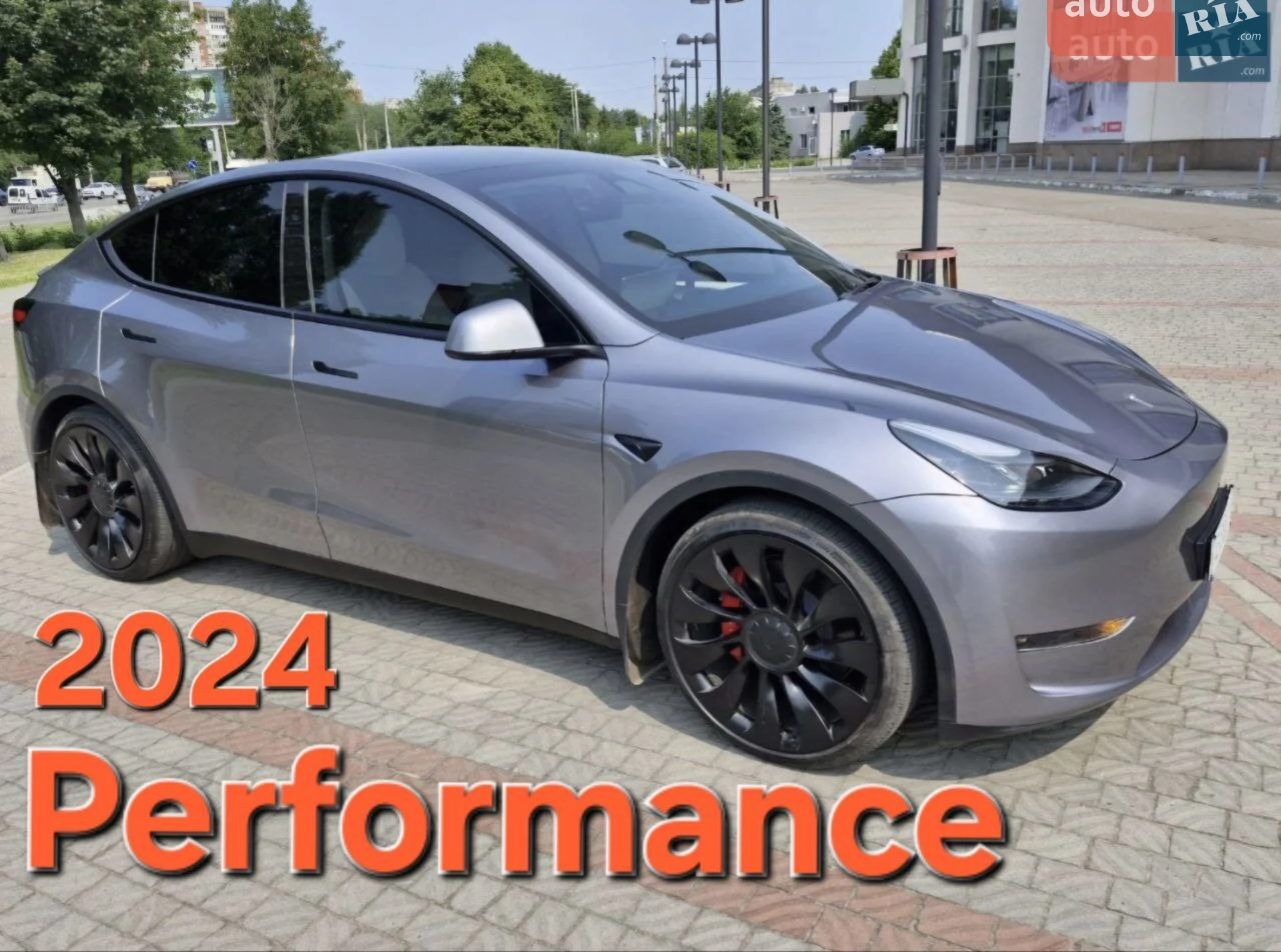 2024 Tesla Model Y - фото 1