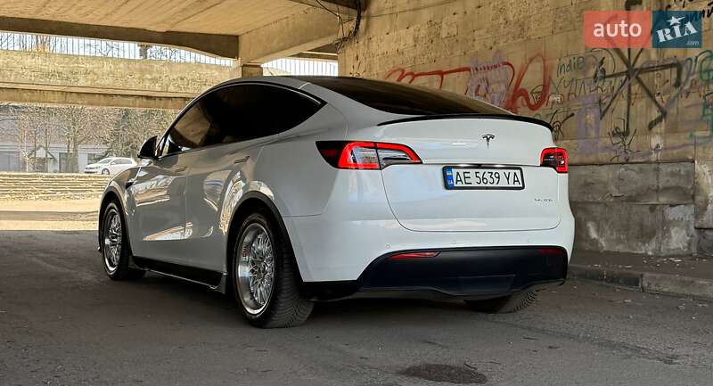 Внедорожник / Кроссовер Tesla Model Y 2022 в Днепре