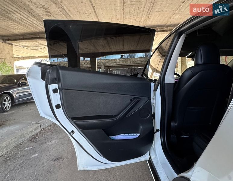 Внедорожник / Кроссовер Tesla Model Y 2022 в Днепре