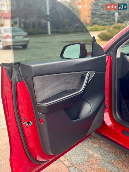 Внедорожник / Кроссовер Tesla Model Y 2021 в Кременчуге