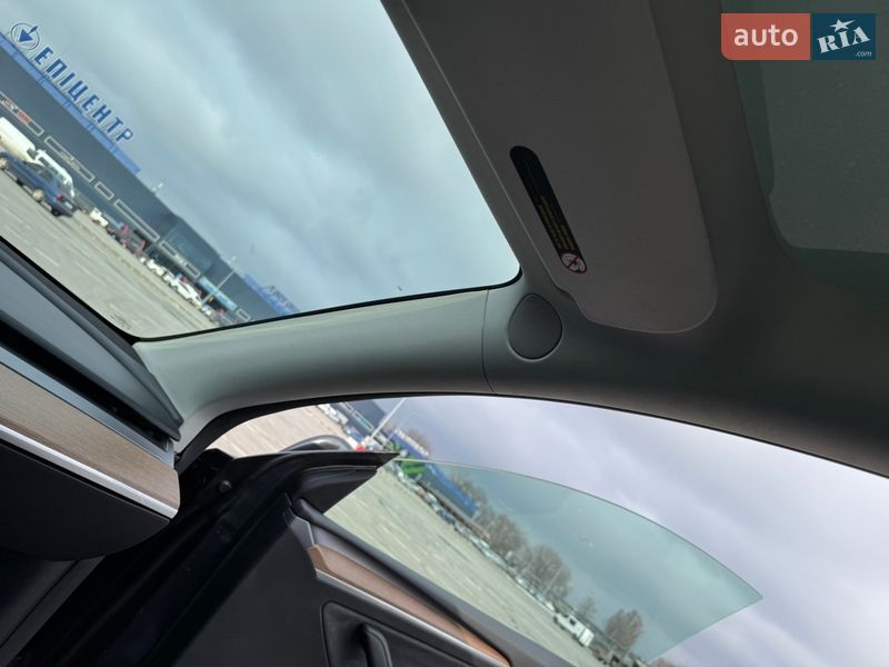 Внедорожник / Кроссовер Tesla Model Y 2024 в Днепре