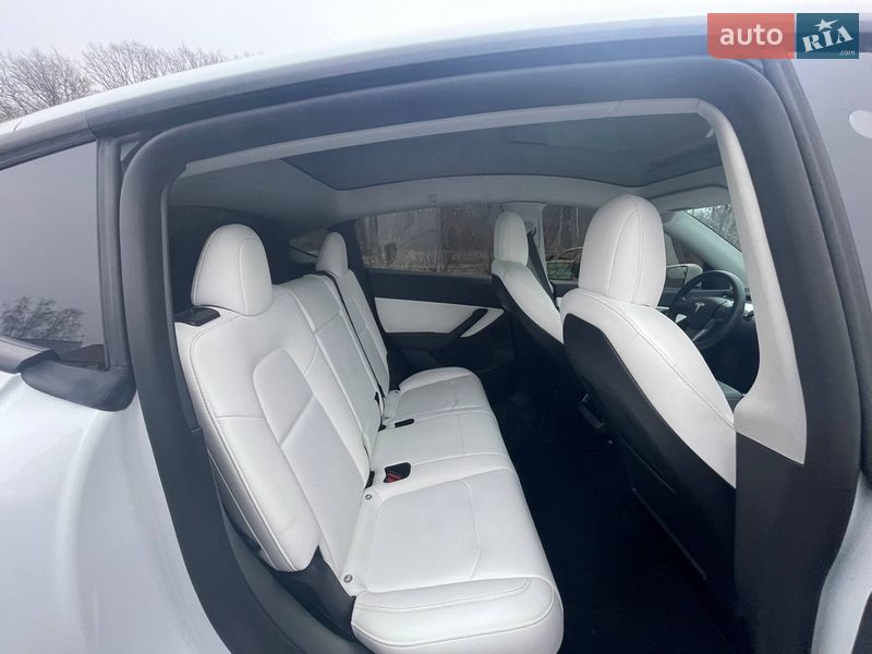 Внедорожник / Кроссовер Tesla Model Y 2022 в Киеве