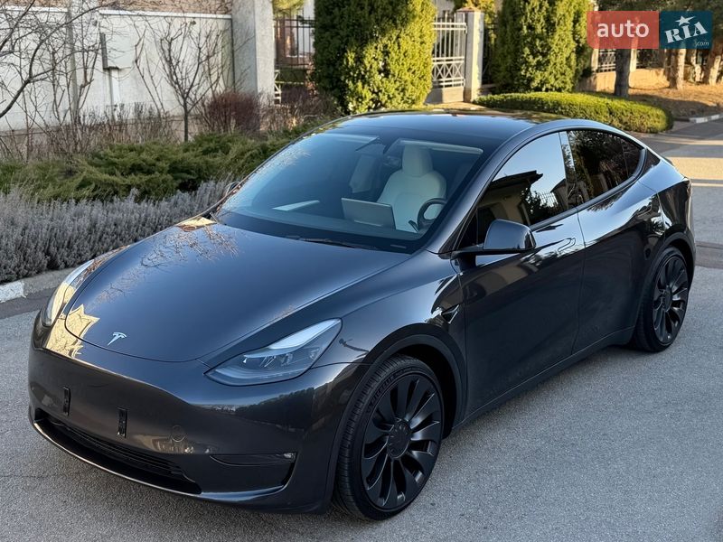 Позашляховик / Кросовер Tesla Model Y 2024 в Одесі фото 4 Позашляховик / Кросовер Tesla Model Y 2024 в Одесі