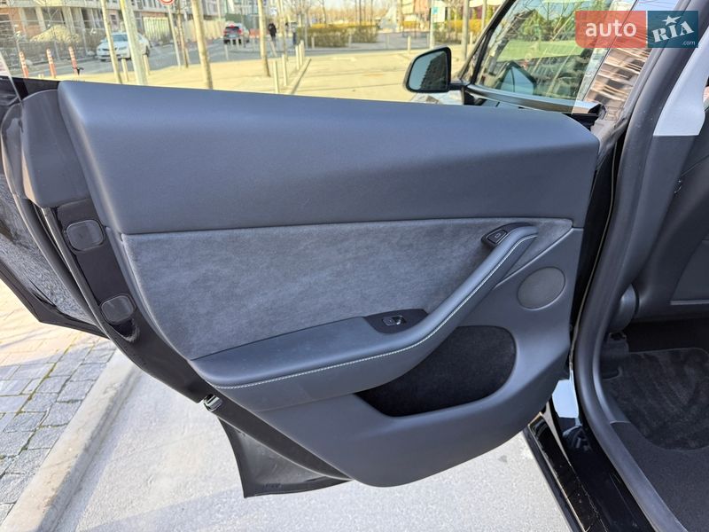 Внедорожник / Кроссовер Tesla Model Y 2023 в Киеве фото 24 Внедорожник / Кроссовер Tesla Model Y 2023 в Киеве