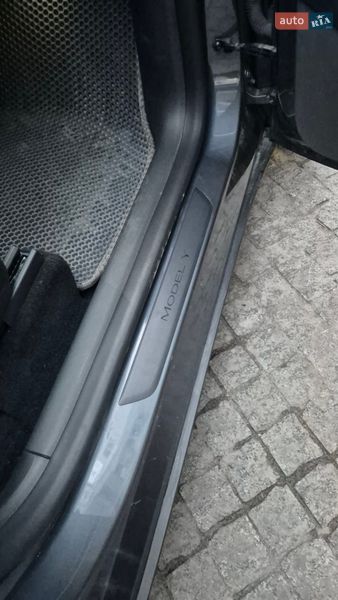 Внедорожник / Кроссовер Tesla Model Y 2022 в Киеве