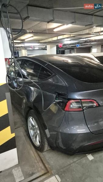 Внедорожник / Кроссовер Tesla Model Y 2022 в Киеве